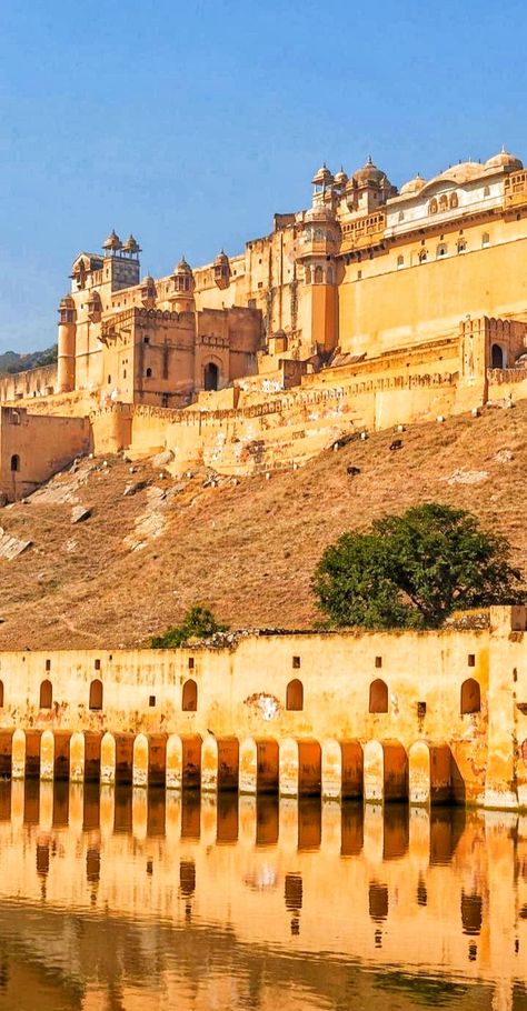 Chittorgarh is home to the Chittor Fort, the largest fort in India and Asia. It was sacked thrice In 1303 by Alauddin Khalji, again in 1535 by Bahadur Shah of Gujarat, and lastly by the Mughal Emperor Akbar in 1568. ... Chittor also has been a land of worship for Meera, It is also known for Panna Dai. Chittorgarh Fort Photography, Ancient Indian Palace, Indian Palaces, Distortion Photography, Chittorgarh Fort, Diwali Vector, Rajasthan Tourism, Mughal Emperor, Palace Architecture