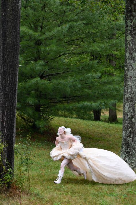 Wedding Dress Editorial Photography, Fairytale Wedding Photography, Running In Gown, Bridal Core, Wlw Wedding Aesthetic, Running Bride, Bride Running, Rave Wedding, Whimsy Wedding