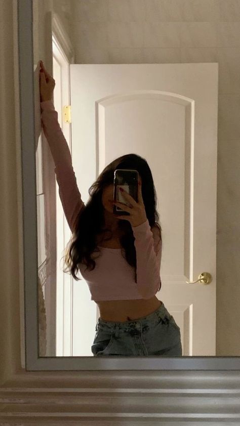 Mirror Selfie Poses Face, Mirror Pictures Selfie, Image Girly, Katie Sturino, Cute Photo Poses, Mirror Picture, Pretty Brunette, Girls Mirror, Body Acceptance