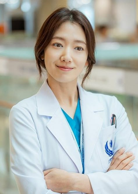 Park Shin Hye Doctor Slump, Doctor Slump Kdrama, Biochemistry Notes, Korean Drama Fashion, Yoon Park, Doctor Slump, Dr Slump, Japanese Show, Medical School Life