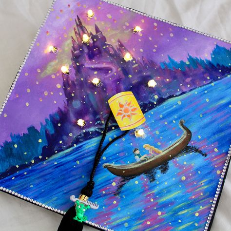 Tangled / rapunzel Grad Cap Design // follow us @motivation2study for daily inspiration Rapunzel Grad Cap, College Graduation Caps, Harry Potter Graduation Cap, Disney Grad Caps, Grad Cap Design, Disney Graduation Cap, Caps Ideas, Disney Graduation, College Grad Cap Ideas