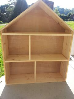 Diy House Bookshelf, Diy Doll House Bookshelf, Simple Wooden Dollhouse, Diy Dollhouse For Barbie, Diy Barbie House Plans, Doll House Bookshelf, Superhero House, Homemade Barbie House, House Bookshelf