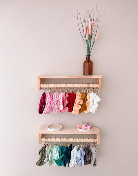 Ikea Nursery, Bow Organizer, Baby Gadgets, Nursery Room Design, Nursery Shelves, Baby Room Inspiration, Nursery Room Inspiration, Minimalist Baby