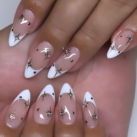 White Winter Nails, Silver Nail Designs, Snowflake Patterns, Natural Nail Care, White And Silver Nails, Nail Looks, Silver Nail, Polish Ideas, Almond Nails Designs