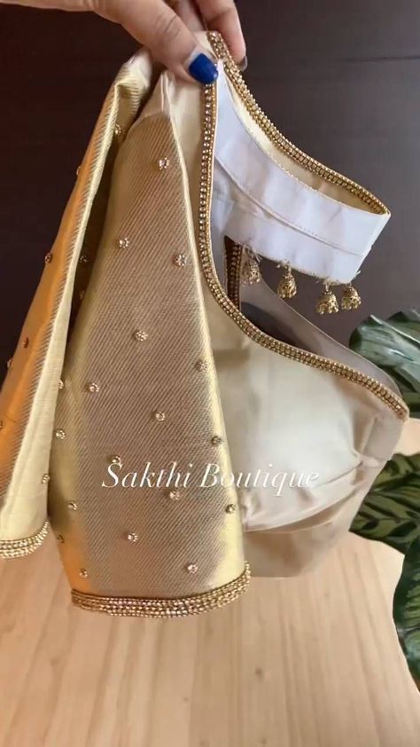 Blouse Boutique Design, Simple Designs For Blouse Work, Simple Mirror Work Saree Blouse, Embroided Blouse Design, Sari Work Blouse Designs, Simple Gold Blouse Designs, Simple Work On Blouse Designs, Hand Embroidery Designs On Blouse, Wedding Blouse Designs Simple