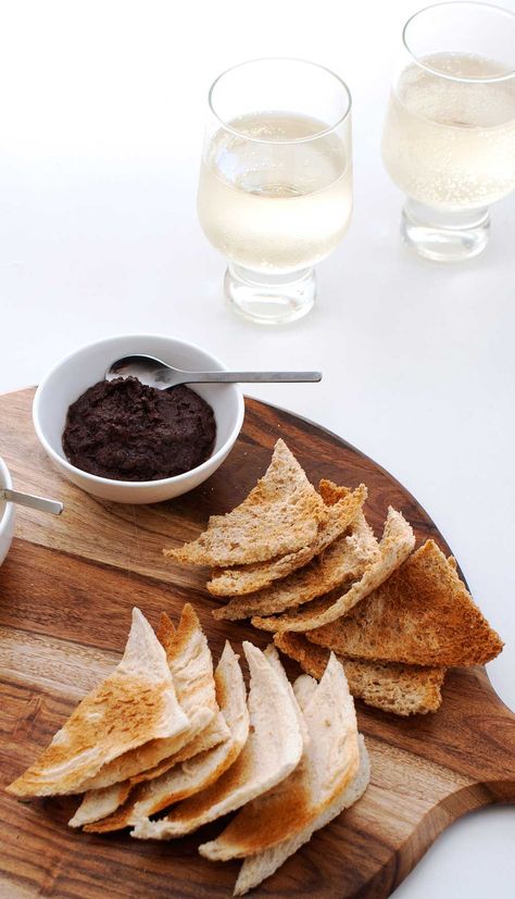 Saturday Afternoon Platter - Kalamata Olive Tapenade. A delicious and rich dip or spread. Melba Toast Recipe, Toast Toppers, Melba Toast, Olive Tapenade, Delicious Appetizer Recipes, Saturday Afternoon, Tapenade, Toast Recipes, Breakfast For Dinner