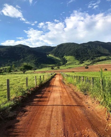 Rural Area Aesthetic, Brazil Countryside, Area Aesthetic, Park Rangers, Dirt Roads, Country Houses, Rural Area, Beautiful Country, Indian Ocean