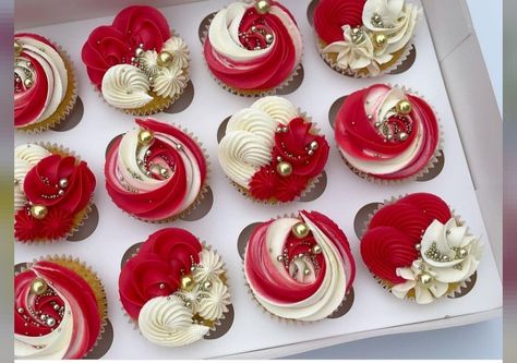 Red And White Cupcakes Ideas, Red And White Desserts, Red And White Cupcakes, Normal Cake, Valentines Cakes And Cupcakes, Quick Quiche, 23 Bday, Valentines Cakes, Home Bakery Business