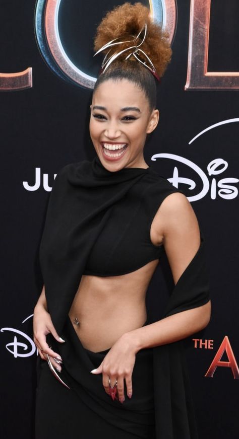 Amandla Stenberg Instagram, Amandla Stenberg, Willow Smith, Disney Princesses And Princes, Feel Inspired, Corset Top, Beauty Women, First Love, Skin