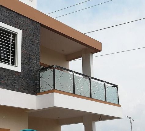 Modern & Latest Balcony Glass Railing Design | Decorate Your Balcony Like This | Home Decor Ideas Balcony Railing Design Modern Glass, Balcony Glass Railing Design, Balcony Railing Design Modern, Glass Railing Design, Reling Design, Balcony Glass Design, Window Glass Design, Home Gate Design, Staircase Design Modern