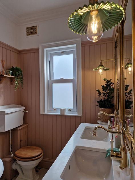 This came from an Old House Facebook group and the wall colour was what caught my eye! Its Farrow & Ball Sulking Room Pink. Pink Farrow And Ball, Sulking Room Pink, Farrow And Ball Kitchen, Victorian Style Bathroom, Wall Colour, Farrow And Ball, Main Bathroom, Pink Bathroom, Farrow Ball