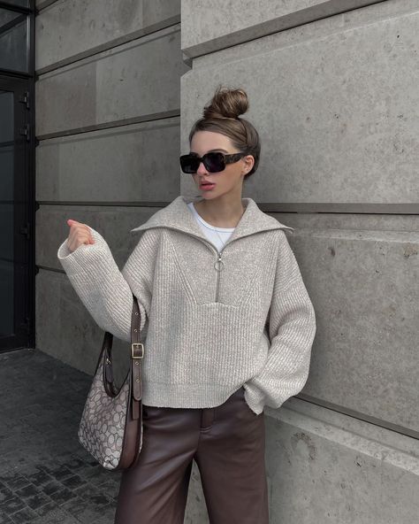 Grey Pullover Outfit, Winter Office, Winter Turtleneck, Women Korean Fashion, Oversized Sweater Women, Pull Oversize, Collared Sweatshirt, Trending Fashion Outfits, Looks Street Style