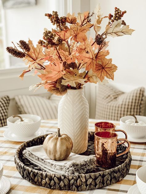 Fall decorating ideas – 28 best seasonal looks to DIY | Real Homes Dekorasi Halloween, Modern Fall Decor, Fall Vignettes, Fall Living Room, Fall Decor Inspiration, Halloween Tattoo, Fall Thanksgiving Decor, Fall Bedroom, Modern Fall