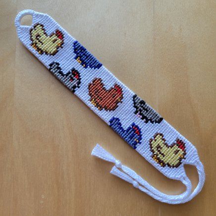 Friendship Keychains, Brazilian Bracelet, Pattern Game, Friendship Bracelets Easy, String Bracelet Patterns, Chicken Chick, Handmade Friendship Bracelets, Stardew Valley, Alpha Pattern