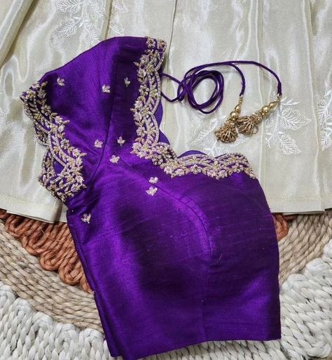 Blouse Short Hands Design, Short Hands Pattu Blouse Designs, Blouse Designs Short Hands, Pattu Saree Blouse Work Designs, Short Hands Maggam Work, Simple Maggam Designs, Short Hand Blouse Designs, Short Hands Blouse Designs, Pattu Sari Blouse Designs Latest