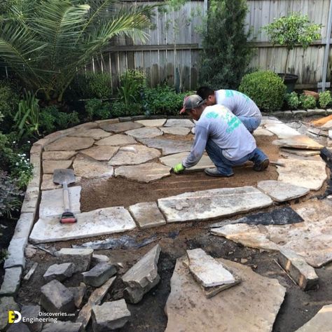 How To Install  Flagstone Patio  - Engineering Discoveries Diy Stone Patio, Garden Ideas Patio, Flagstone Patio Design, Flagstone Pavers, Flagstone Walkway, Flagstone Path, Backyard Walkway, Patio Pavers Design, Flagstone Patio