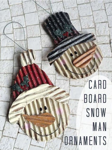 Make adorable snowman ornaments from corrugated cardboard! #craftsbyamanda #snowmancrafts #snowmanornaments Cardboard Snowman, Diy Christmas Paper Decorations, Diy Christmas Paper, Diy Snowman Ornaments, Rustic Christmas Ornaments, Paper Christmas Decorations, Paper Christmas Ornaments, Diy Snowman, Navidad Diy