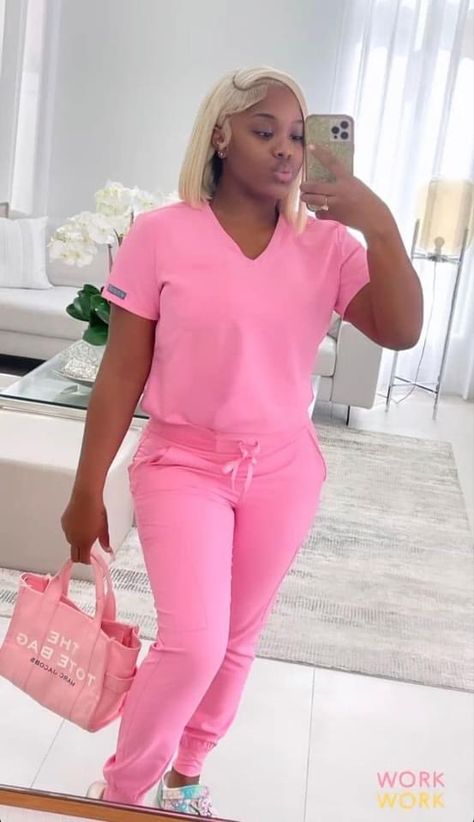 Pink Scrubs Uniform, Lash Tech Scrubs, Work Scrubs Outfit, Baddie Scrubs Outfit, Esthetician Clothes Style, Esthetician Work Outfit, Cna Outfits Scrubs, Scrub Outfits Cute, Nurse Aesthetic Black Women