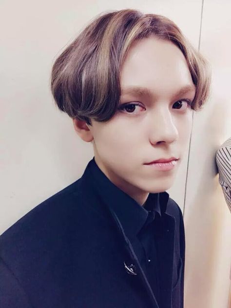 Untitled on We Heart It Vernon Hansol, Bad Haircut, Vernon Seventeen, Seventeen Memes, Adore U, Going Seventeen, Seventeen Wallpapers, Seventeen Album, Pledis 17