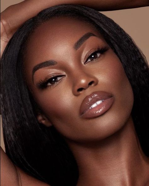 Natural Prom Makeup, Mekap Mata, Makeup For Black Skin, Brown Skin Makeup, Smink Inspiration, Black Women Makeup, Dark Skin Beauty, Afro Punk, Dark Skin Makeup