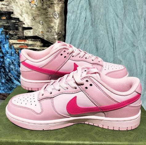 Nike Dunk Low GS Pink Panther Shoe Design Pink Panda Dunks, Nike Dunk Low Triple Pink, All Black Nikes, Nike Air Max 98, Pink Panda, Nike Air Max Thea, Nike Metcon, Nike Sb Dunks Low, Pink Panthers