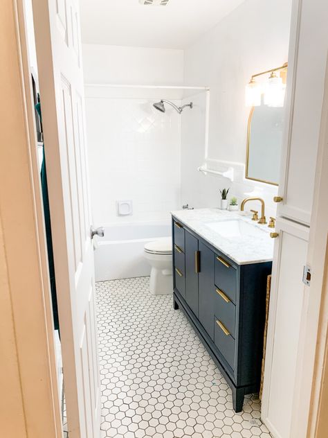 Before and Afters of a 1960s Ranch Style Home Bath Fitter, Bathroom Looks, Porter Paint, Mantle Mirror, Mosaic Wallpaper, Getting Ready To Move, Room Corner, Brick Colors, Cool Mirrors