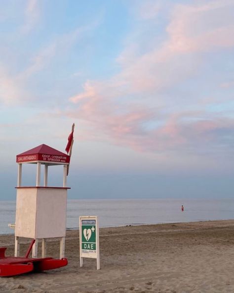 Red hot summer vibes 🍒 #redhot #summer #red #inspo #boutique #fashion #vibes Red Ocean Aesthetic, Red Beach Aesthetic, Widgets Homescreen, Beach Town Aesthetic, Beach Red, Italy Vibes, Red Ocean, Ocean Aesthetic, Red Beach