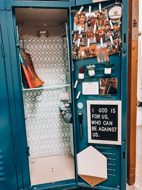 Locker Inspo Aesthetic, Snack Locker, Aesthetic Locker Decor, Aesthetic Locker, Locker Themes, Secret Locker, Cute Locker Ideas, Vibe Pictures, School Locker Organization