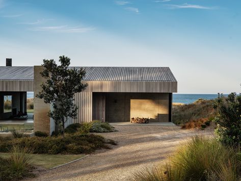 Te Arai Beach House by Fearon Hay and Sonja Hawkins Design - Project Feature - The Local Project - The Local Project Small Seaside House, Scandinavian Beach House Exterior, Modern Rustic Beach House, Coastal Barn House, Farm Beach House, Modern Coastal Home Exterior, Spanish Beach House, Fearon Hay, Modern Eco House