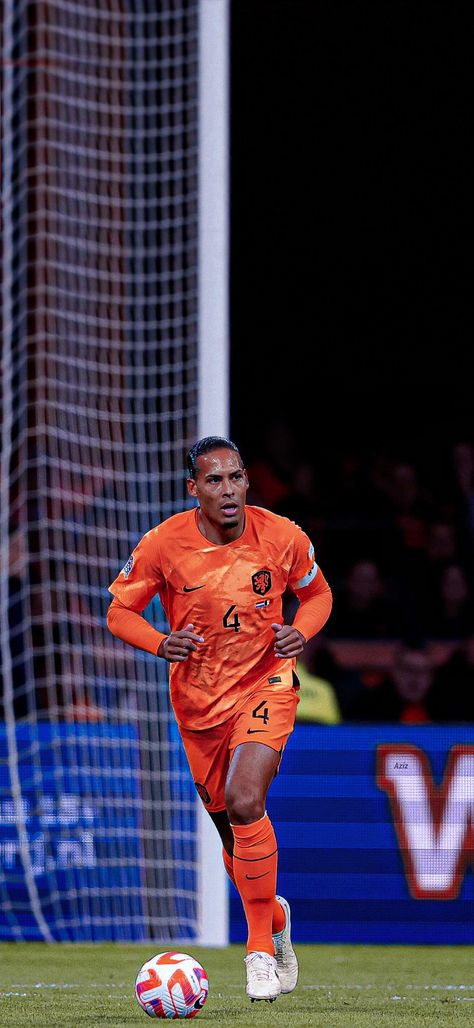 Defender Wallpaper Football, Netherlands Football Wallpaper, Coldest Football Photos, Art Of Defending Football, Netherland Football Team, Defending Football, Virgil Van Dijk Netherlands, Netherlands Football Team, Defenders Football