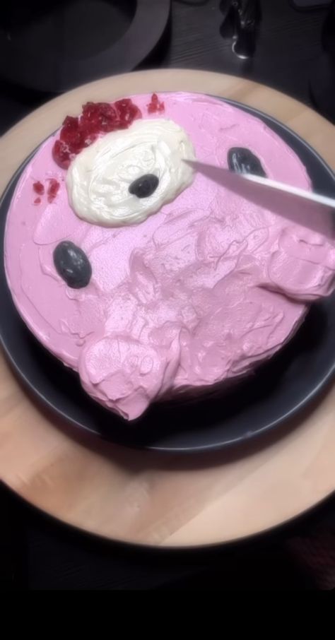 Gloomy Bear Cake, Goofy Cake, Cakes Pretty, Bear Eating, Cake Cute, Bear Recipes, Gloomy Bear, Bear Cake, Kawaii Cooking