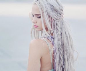 Kirsten Zellers, Long Hairstyles For Women, Long Hairstyles, Hairstyles For Women, White Hair, Hairstyles, For Women, Hair, Blue