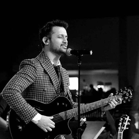 Atif Aslam Aesthetic, Niche Photography, Film Posters Art, Atif Aslam, Cute Couple Art, Selfie Ideas, Radhe Krishna, Hit Songs, Film Posters