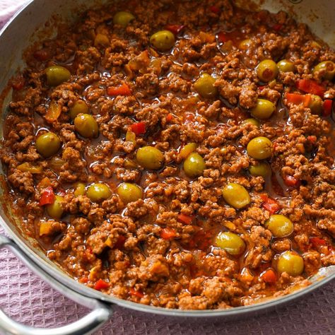 Easy Picadillo Recipe Easy Picadillo Recipe, Easy Picadillo, Beef Picadillo, Beef Olives, Picadillo Recipe, Easy Food Recipes, Recipes To Make At Home, Homemade Hamburgers, Dinner Side Dishes