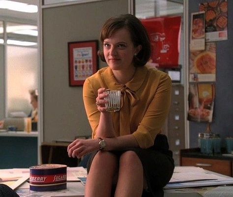 Mad Men Interior Design, Peggy Olson Mad Men, Men Thoughts, Mad Men Peggy, Peggy Olson, Pretty Icons, Cinema Quotes, Shirley Jackson, Tv Head