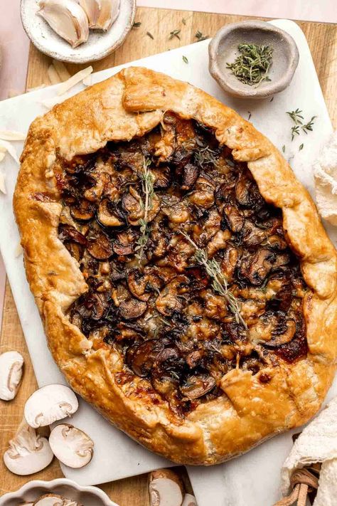 Mushroom And Leek Galette, Mushroom Leek Tart, Mushroom Galette, Galette Recipes, Comte Cheese, Savory Tarts, Savoury Pies, Mushroom Pie, Creamy Mushroom Pasta