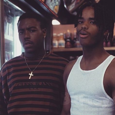 Tyrin "Caine" Turner and Larenz "O-dog" Tate in "Menace II Society" 1993✨ 2000s Editorial, Black Appreciation, 90s Black Men, Rapper Wallpaper, Black Glamour, 90s Rap, 90s Men, 90s Hip Hop Fashion, Poses References