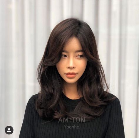 Asian Haircut Mid Length, Wavy Blowout Medium Hair, Korean Perm Mid Length, Asian Hair Perm Medium Lengths, Mid Length Hair Perm, Asian Hair Blowout, Korean Blowout Hair, Mid Length Hair Blowout, Mid Length Blowout