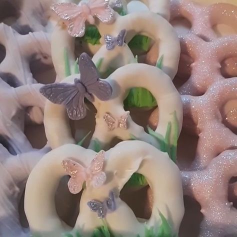 Butterfly Theme Party Favors, Butterfly Garden Theme, Butterfly Fairy Party, Butterfly Themed Party, Butterfly Baby Shower Decorations, Garden Baby Shower Theme, Butterfly Theme Party, Butterfly Garden Party, Themed Party Ideas