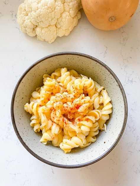 Hidden Veggie Mac And Cheese, Veggie Mac And Cheese, White Mac And Cheese, Cheese House, Picky Toddler, Protein Pasta, Raw Garlic, Parmesan Pasta, Hidden Veggies