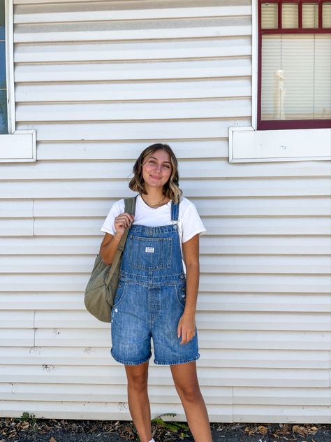 First day of school pictures for a college senior First Day Of School Pictures, College Senior, School Pictures, Denim Overalls, First Day Of School, New Hair, Overalls, Outfit Inspo, Hair Styles