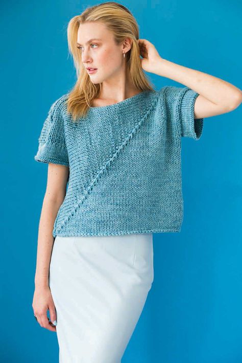 Chunky Sweater Pattern, Knit Tank Pattern, Knitted Fashion, Fashion Knitting, Light Layers, Vogue Knitting, Boxy Sweater, Knitting Magazine, Summer Knitting