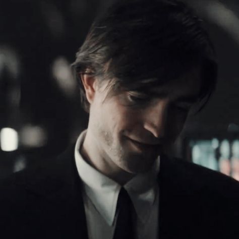 Bruce Wayne icons Professional Social Media, The Batman, Bruce Wayne, Robert Pattinson, Media Design, Social Media Design, I Love Him, Batman, Social Media