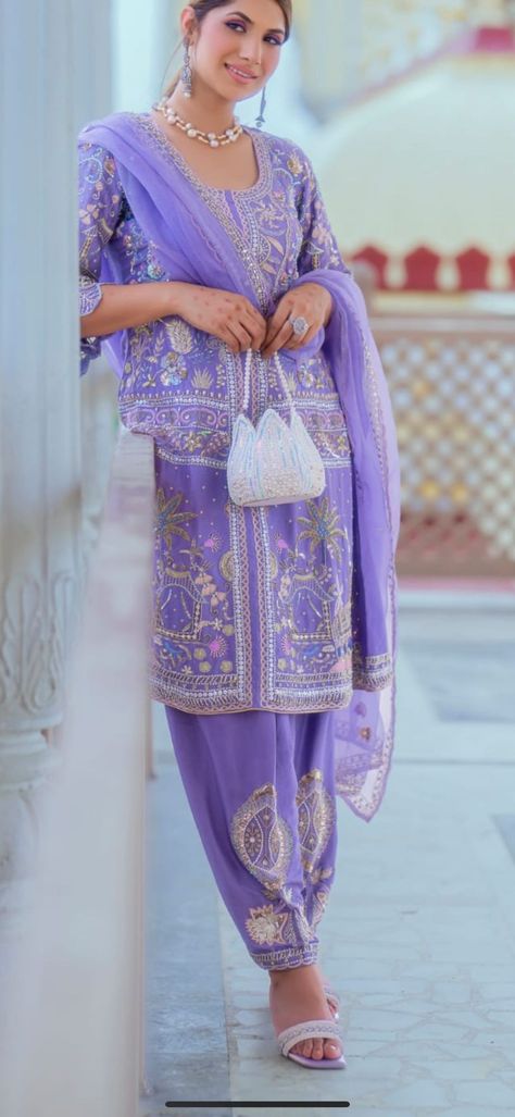 Lavender Punjabi Suit, Punjabi Suit Colour, Indian Punjabi Suits, Designer Suits For Wedding, Embroidery Fashion Detail, Punjabi Outfits, Outfits Woman, Punjabi Dress, Desi Fashion Casual