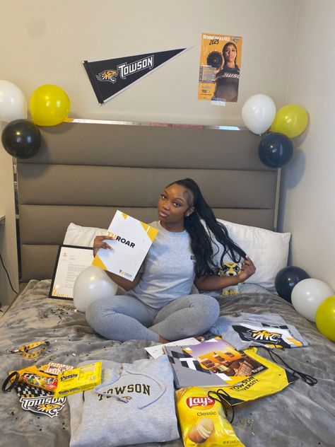 Decision Day Pictures, Decision Day, Towson University, Grad Photoshoot, Dream College, But God, College Girl, Class Of 2023, A Minor