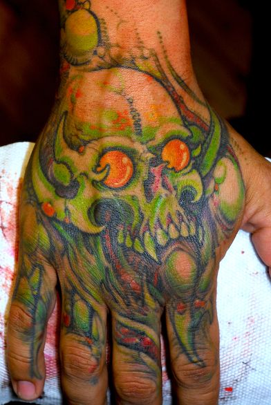 nil Grime Tattoo, Monster Tattoo, Weird Tattoos, The Skull, Skull Tattoos, Night Art, Body Modifications, Visual Arts, Hand Tattoos