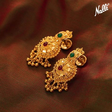 Daily Wear Small Earrings Gold Indian, Blouse Silk Saree, Pretty Gold Necklaces, Gold Earrings For Kids, Small Earrings Gold, Gold Earrings Indian, Simple Gold Earrings, New Gold Jewellery Designs, Gold Earrings Models