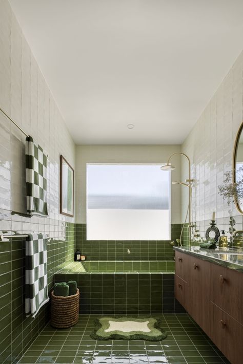 Earthy Interiors, Mid Century Modern Renovation, Midcentury Modern Bathroom, Mid Century Modern Bathroom, Mid Century Bathroom, Modern Renovation, Mid Century Modern Interiors, 아파트 인테리어, Green Tile