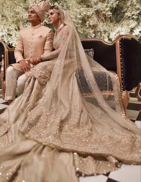 Champagne Desi Wedding Dress, Matching Nikkah Outfits, Bridal Dress Walima, Walima Bridal Dress, Bridal Walima Dress, Nikkah Aesthetic, Simple Engagement Dress, Walima Dresses, Asian Wedding Dress Pakistani