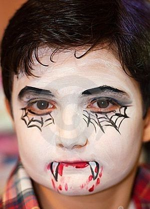 Halloween Face Paint Vampire, Dracula Face Paint, Images Of Halloween, Kids Halloween Face, Face Painting Halloween Kids, Kid Dracula, Halloween Face Painting, Face Painting Images, Painting Images